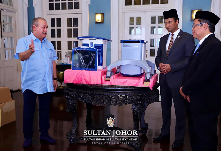 Sultan Iskandar berkenan mengurniakan 42 ventilator bagi kegunaan hospital-hospital di negeri Johor.