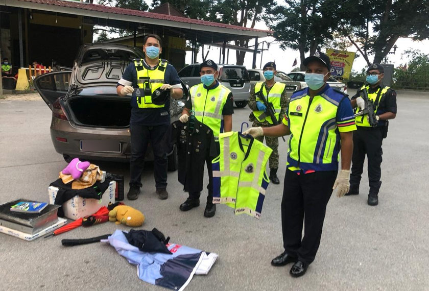 Semasa ditahan, pihak polis mendapati lelaki itu menggantungkan pakaian seragam Sukarelawan Polis DiRaja Malaysia (SPDRM) di bahagian penumpang belakang kereta.