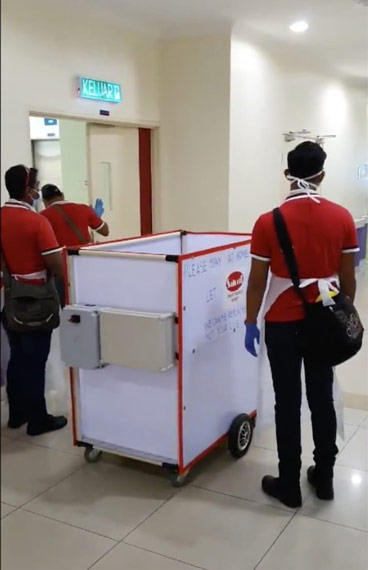 Dengan penggunaan robot ini, pihaknya juga berjaya mengurangkan penggunaan peralatan perlindungan diri (PPE).