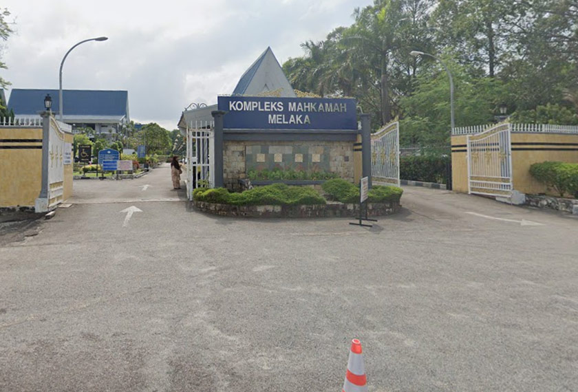 Seorang tukang pasang mozek dijatuhkan hukuman penjara selama tujuh hari oleh Mahkamah Majistret Ayer Keroh atas pertuduhan cubaan bunuh diri.