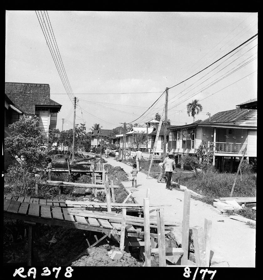 Landskap Kuching pada masa lalu. -Gambar Ihsan Jaafar Abong