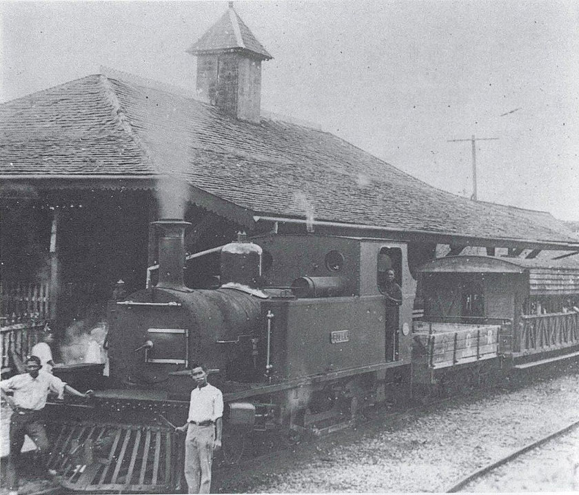 Antara keistimewaan Kuching pada masa itu adalah kereta api yang menghubungkan Kuching sehingga ke kawasan Batu 10. -Gambar Ihsan The Patriot