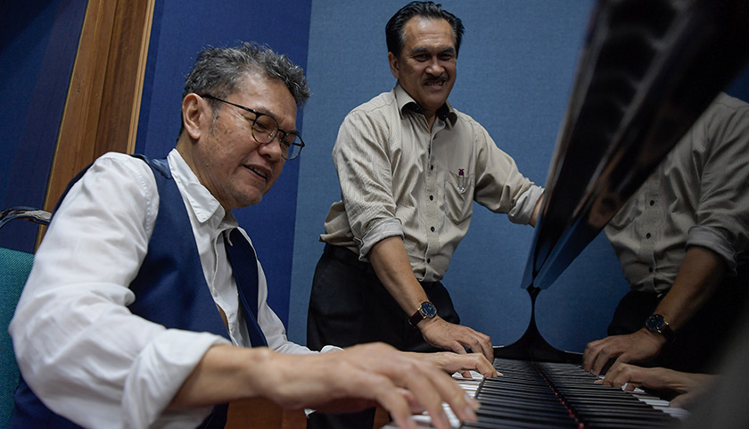 Benar kata pepatah, jika tidak dipecahkan ruyung, manakan mungkin mendapat sagunya. Jika Wah layankan ketakutannya, mana mungkin kita dapat mendengar salah satu lagu paling berpengaruh di Malaysia.