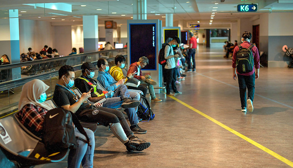 Industri penerbangan mengalami kemerosotan teruk selepas pelaksanaan Perintah Kawalan Pergerakan (PKP).