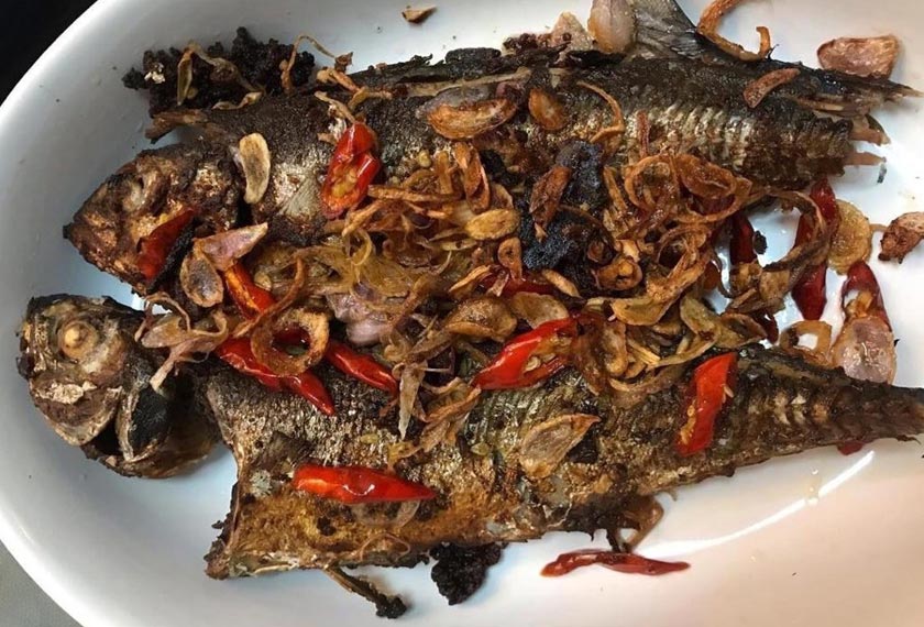 Ikan Bekok sedap digoreng dan dimakan panas bersama nasi yang masih berwap. Ini makanan yang wajib cuba jika ke Kelantan. Gambar Astro AWANI