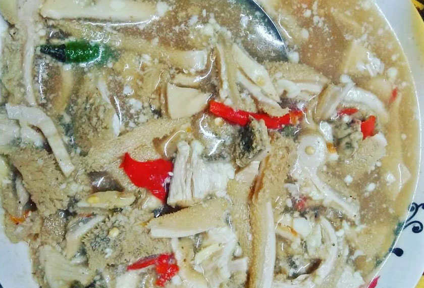 Air Asam Perut dan Lidah perlu disediakan dengan teliti supaya rasanya tidak hamis dan berbau sebaliknya seimbang dengan kelembutan perut dan lidah serta cukup masam dan pedas. Gambar Astro AWANI