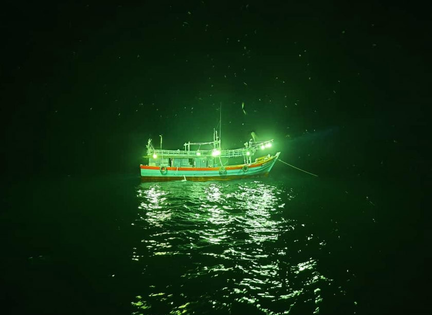 Maritim Malaysia tidak akan berkompromi terhadap sebarang aktiviti yang melanggar undang-undang di perairan negara. Foto Maritim Malaysia