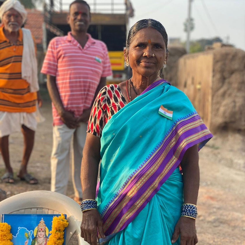 Sebelum menjadi bintang YouTube, hidupnya bukanlah mudah. Tidak mendapat pendidikan sebaiknya, dia melakukan kerja-kerja ladang dan menggulung rokok untuk menampung kehidupan.