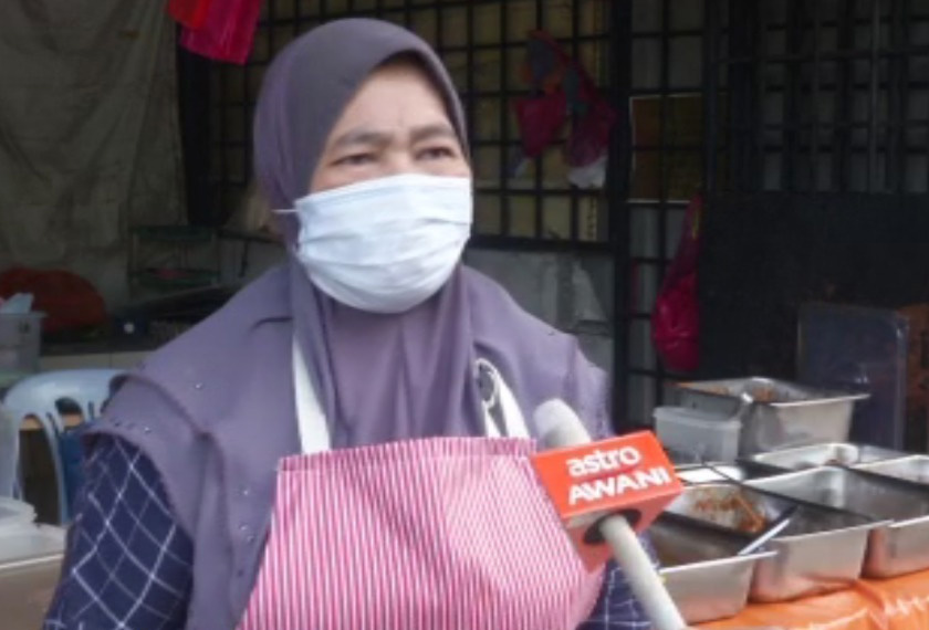 Mempunyai lima anak, dua masih belajar, Nawirah memanfaatkan kebolehannya dalam memasak untuk mencari wang lebih buat keluarganya.