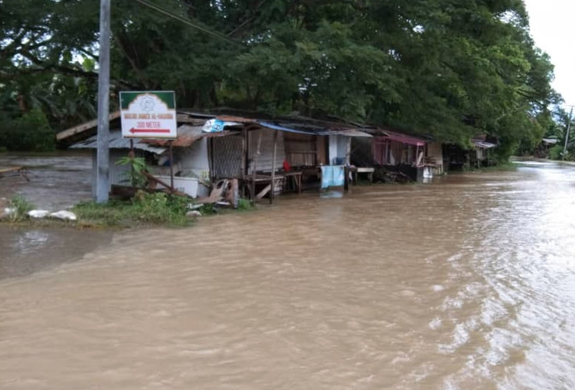Ini merupakan keadaan banjir yang melanda beberapa kampung di Kota Belud baru-baru ini.