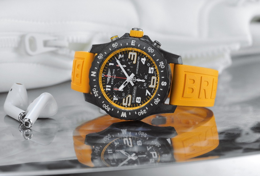 Jam tangan ini dicipta sangat tahan lasak, tahan calar serta tidak berkarat.