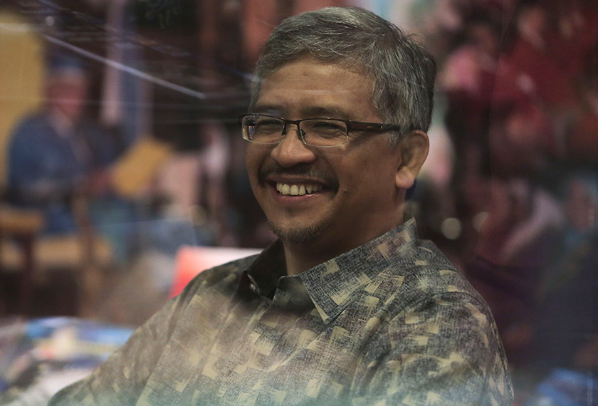 Jelasnya, negara lain yang sudah beratus tahun merdeka turut menghadapi masalah dan terpulang kepada rakyat negara itu sendiri untuk memulihkannya.