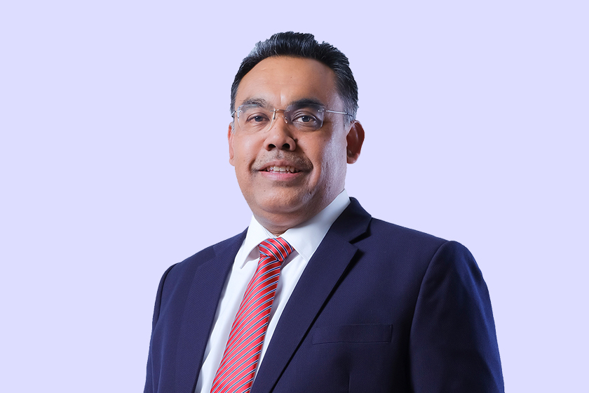 Zulkarnaian mempunyai pengalaman selama lebih 27 tahun dalam bidang kejuruteraan, perancangan korporat, dan kemahiran tingkatkan latihan.