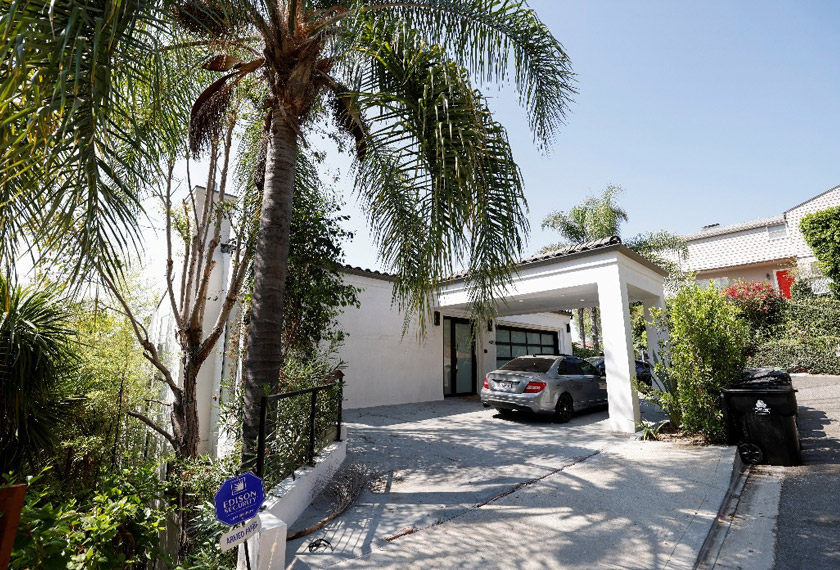   Kids Next Door LA adalah salah satu rumah TikTok di seluruh AS, yang menjadi tempat para remaja influencer menjana idea kreatif. - Reuters