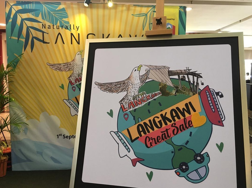 Pulau Langkawi sering menjadi pilihan pelancong dalam dan luar negara untuk bercuti, maka tidak hairanlah saban tahun jumlah pengunjung di sana mencecah jutaan orang.