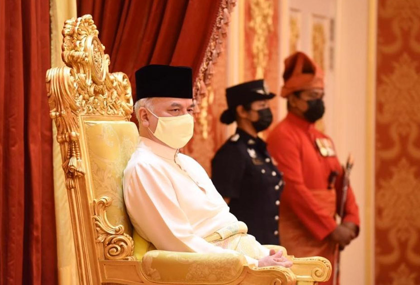 Sultan Perak mengingatkan pemimpin politik bahawa tanggungjawab dan amanah tidak harus sama sekali dipandang ringan atau diringankan. - Foto Jabatan Penerangan