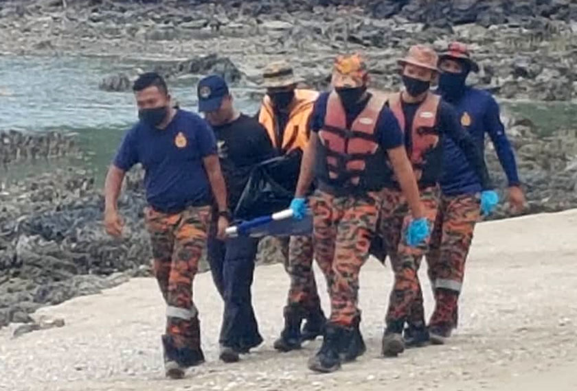 Operasi mencari dan menyelamat (SAR) mengalami kesukaran kerana hujan lebat selain keadaan laut berombak dan angin kuat. - Foto JBPM