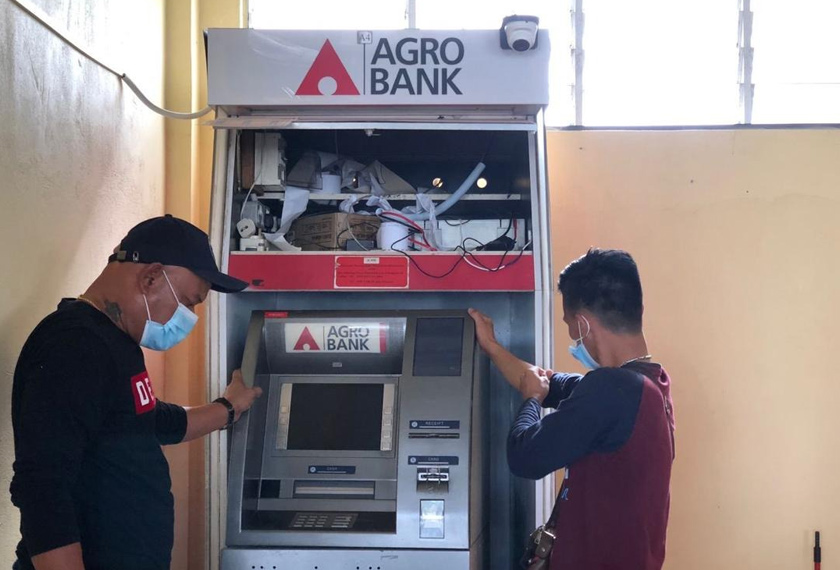 Mesin ATM ini diletakkan di Gedung Usahawan Gedong. -Gambar Astro AWANI