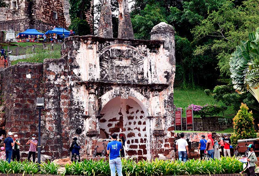 The tourism industry is one of the hardest hit industry during the COVID-19 pandemic as movement and travels are restricted. - BERNAMA