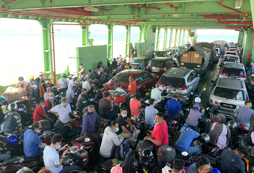 Pengguna motosikal merupakan kedua tertinggi untuk perkhidmatan feri Pulau Pinang - Foto Astro AWANI / Hilal Azmi