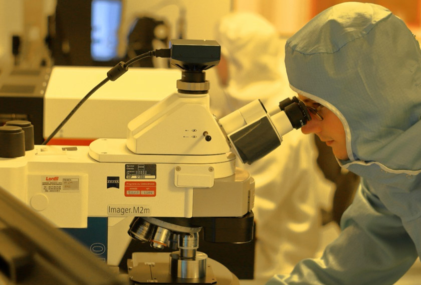 Pembangunan vaksin ini dilaksanakan dalam garis panduan yang ketat dan dipantau rapi pihak berkuasa.