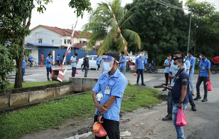 The government announced the implementation of the Enhanced Movement Control Order (EMCO) at the Top Glove glove company dormitory, in Klang, Selangor. – Astro AWANI / Shahir Omar