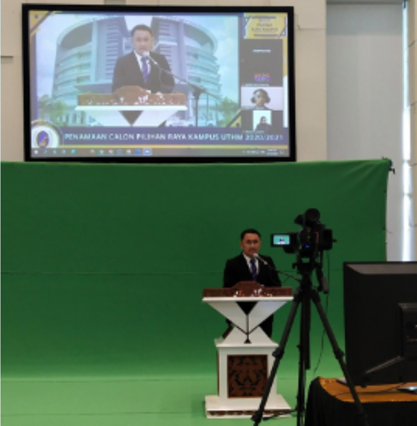 Sesi pengumuman calon-calon yang bertanding yang disiarkan secara langsung