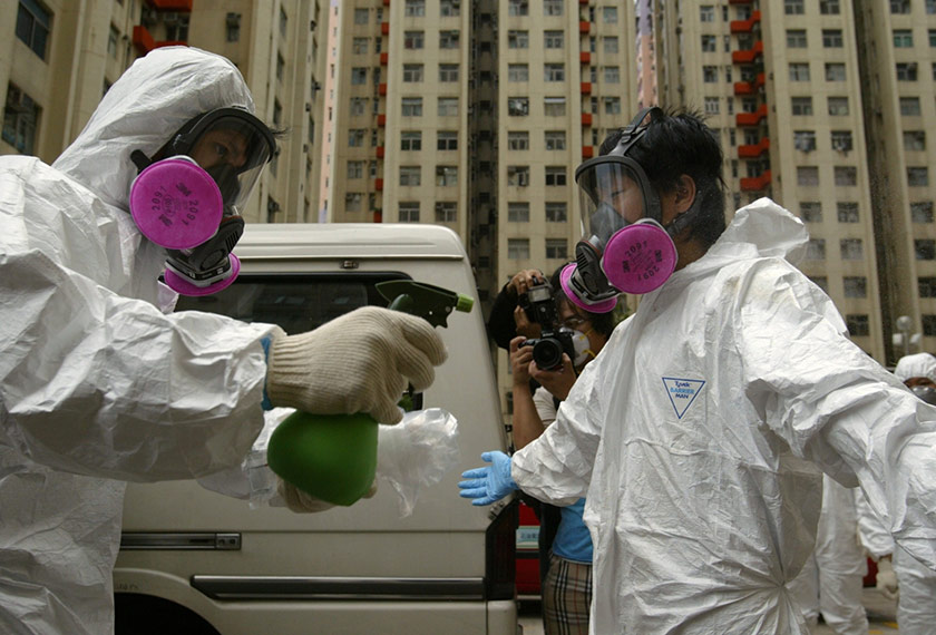 Wabak Severe Acute Respiratory Syndrome (SARS) pada 2003 adalah disebabkan oleh sejenis koronavirus yang berbeza (SARS-CoV). Foto Michael Ng/Ceritalah