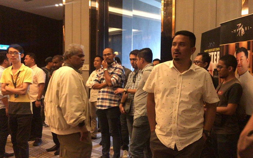 Belum ada tanda menunjukkan akan ada pengumuman besar oleh Azmin.