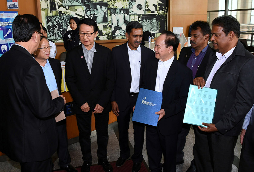 Pengerusi Dong Zong Tan Tai Kim hadir untuk menyerahkan memorandum kepada Kementerian Pendidikan berhubung pelaksanaan pembelajaran tulisan Jawi dalam mata pelajaran Bahasa Melayu di SJK, di kementerian itu di Putrajaya, 2 Jan, 2020. --fotoBERNAMA