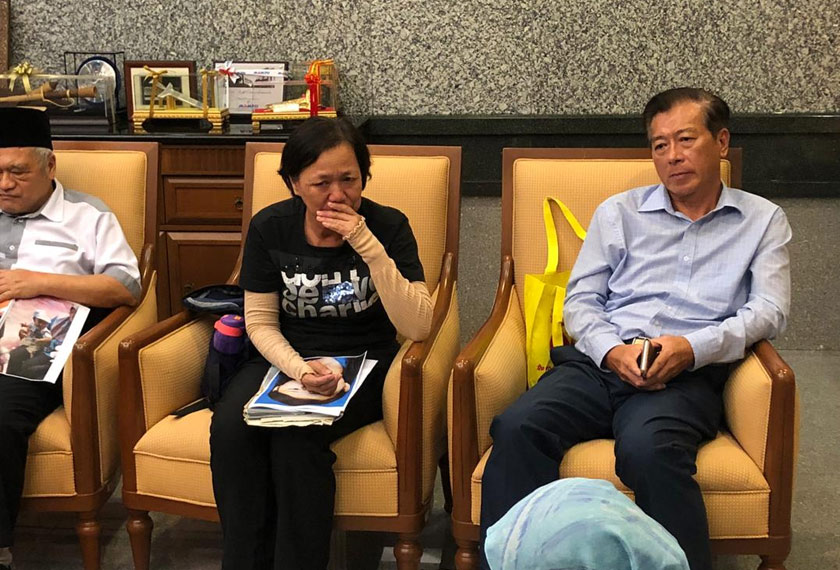 Ahli Jawatankuasa Khas Kajian hukuman Gantian Terhadap Hukuman Mati Mandatori di Bahagian Unit Undang-Undang Jabatan Perdana Menteri di Putrajaya pada Selasa.