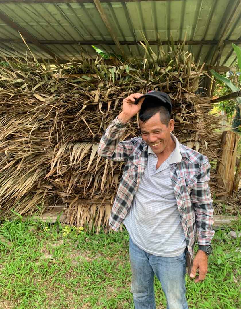 Abdul Malek Puteh, 60, yang telah mengusahakan perniagaan atap nipah sejak 30 tahun lalu,