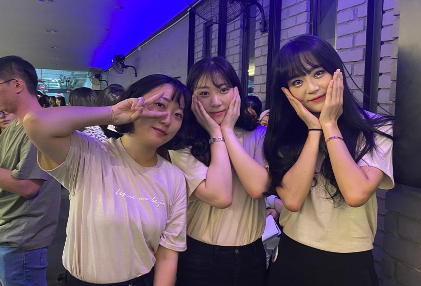 Dari kiri: EunNa, Soo Kyoung, Enfei