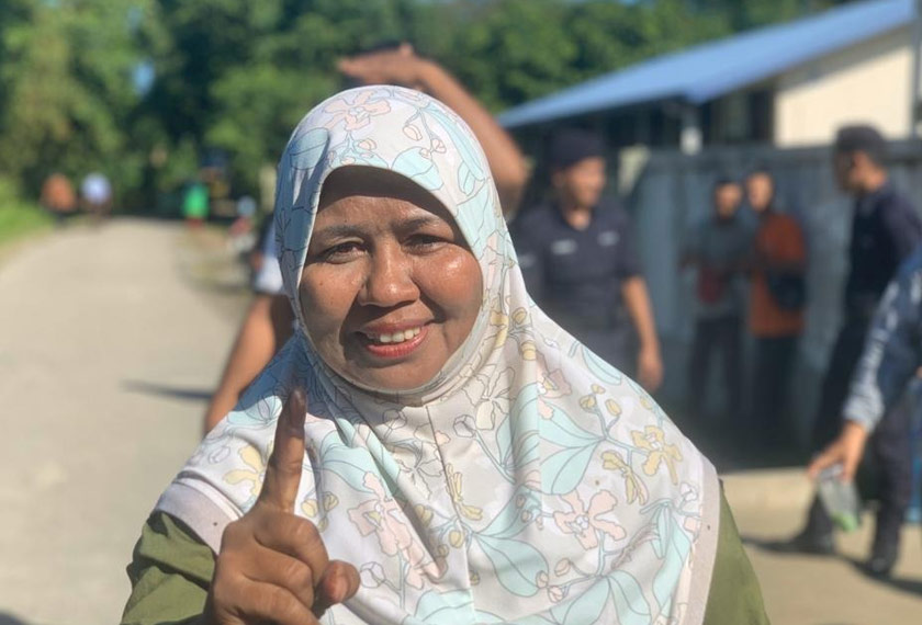 Setakat pukul 12 tengah hari, SPR memaklumkan peratusan keluar mengundi adalah 50.37 peratus. - Foto Astro AWANI