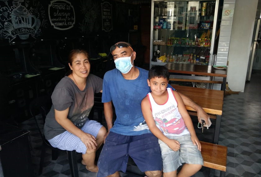 Adriano bersama isteri dan anak lelakinya. Foto Ceritalah