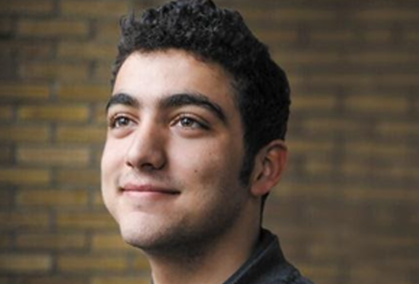 Mohamad membesar di Syria, tetapi melarikan diri ke Lubnan apabila kehidupan menjadi terlalu merbahaya di rumah