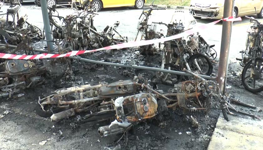 53 motosikal mengalami kemusnahan sepenuhnya, manakala lapan kereta pula rosak teruk 60 hingga 80 peratus. - Foto Astro AWANI