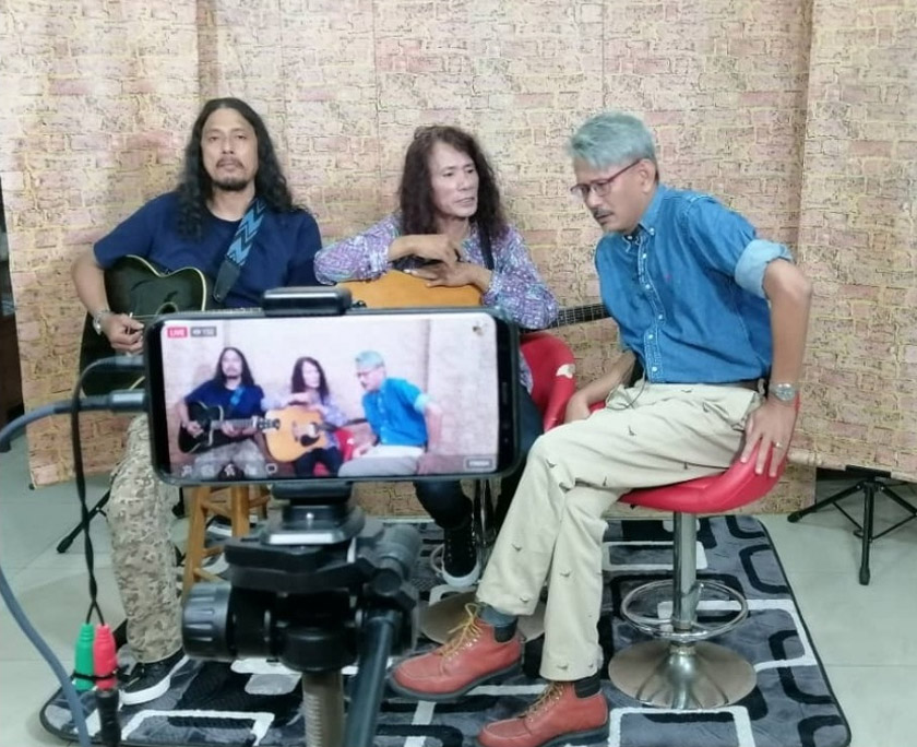 To'ki muncul bercerita tanpa rahsia mengenai dirinya.