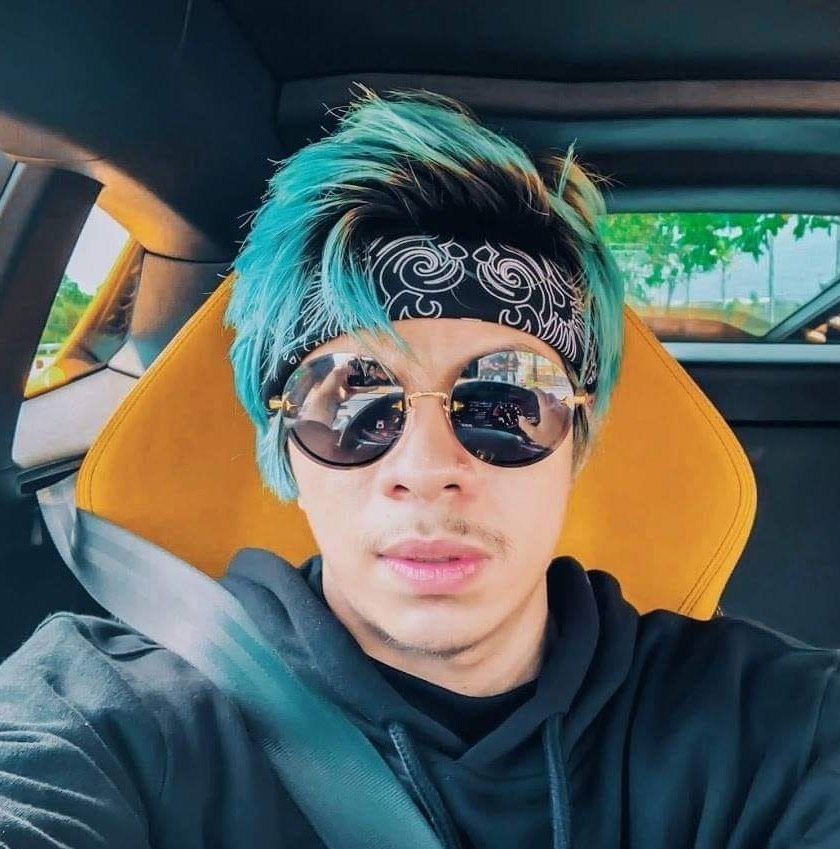 Anak muda hipster berusia 25 tahun ini, sudah mencipta pendapatan royalti USD150 ribu (RM600 ribu). - Gambar FB Atta Halilintar