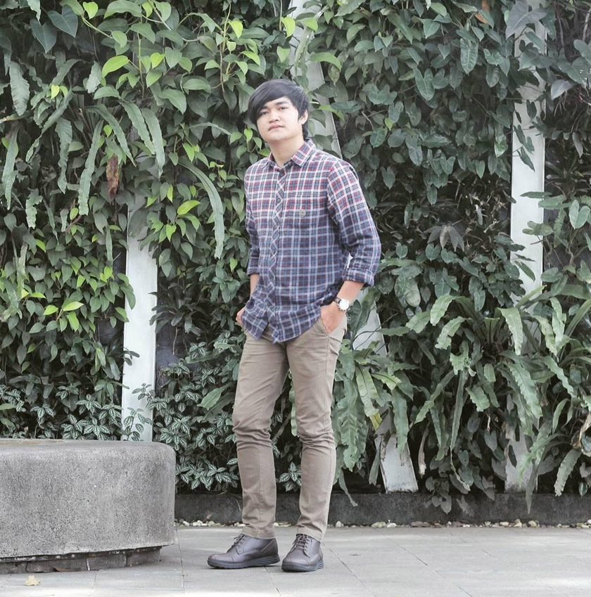 Angga Chandra memiliki total tontonan 788 204 juta dengan nilai royalti USD20.4 ribu (RM315 ribu).- Gambar FB Angga Chandra