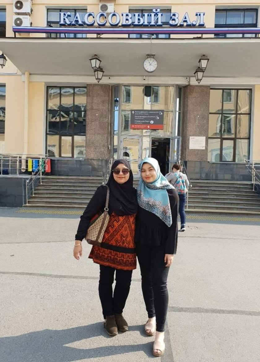 Katrina Nur Maria berharap selepas pulang ke tanah air dari Rusia dia dapat menikmati Asam Pedas air tangan ibunya, Faiza Mohamed Ansari. - Foto Astro AWANI