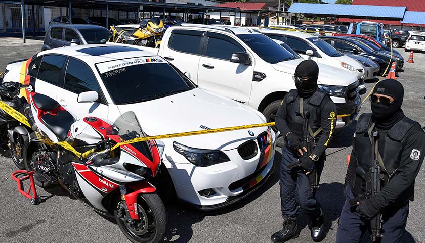 Antara kenderaan milik sindiket yang dirampas oleh Polis pada sidang media oleh Ketua Polis Terengganu Datuk Roslee Chik di Ibu Pejabat Polis Daerah Kemaman, 20 Julai, 2020. --fotoBERNAMA