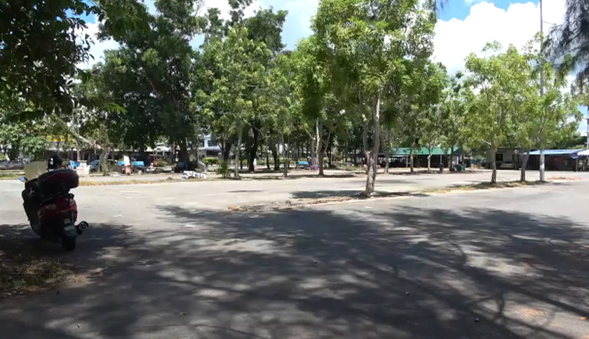 Keadaan di Pasar Tani Hiliran, Kuala Terengganu yang tidak dapat menjalankan operasi sejak PKP dikuatkuasakan Mac lalu. - Astro AWANI