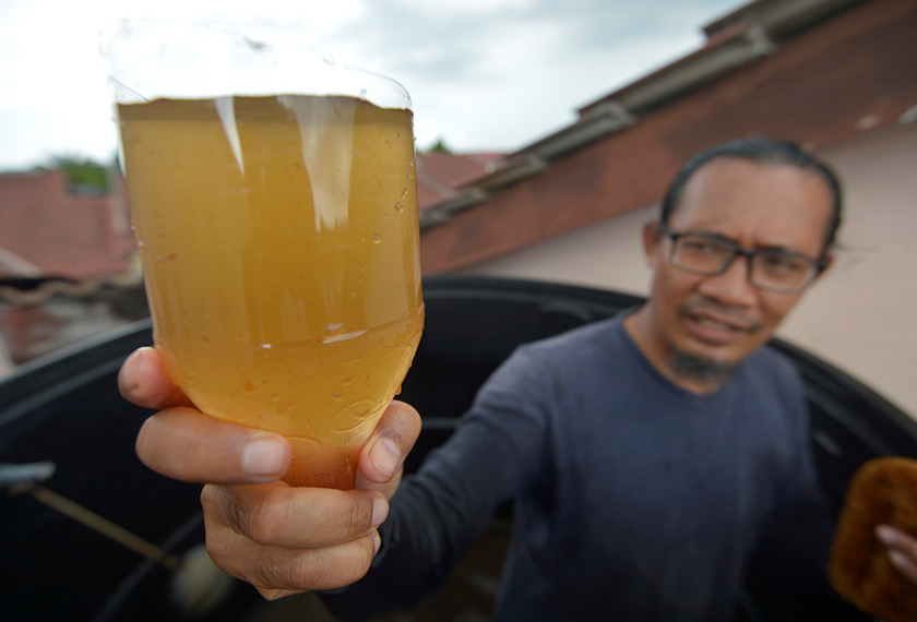 Tangki air yang siap dibersihkan bebas daripada sebarang kekotoran.