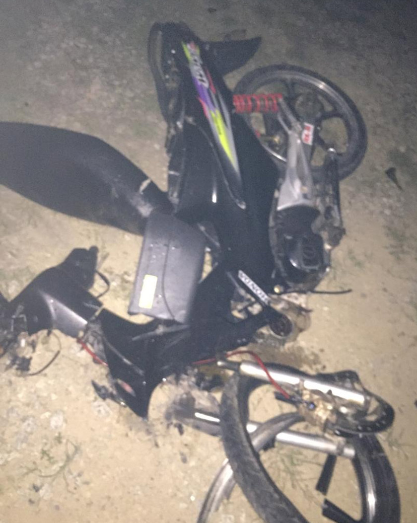 Kedua-dua penunggang motosikal mengalami kecederaan parah dan dihantar ke Hospital Seberang Jaya untuk rawatan lanjut. - Foto PDRM