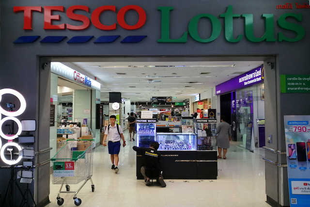A view of the entrance to a Tesco Lotus retail shop in Bangkok, Thailand, January 18, 2020. REUTERS/Chayut Setboonsarng