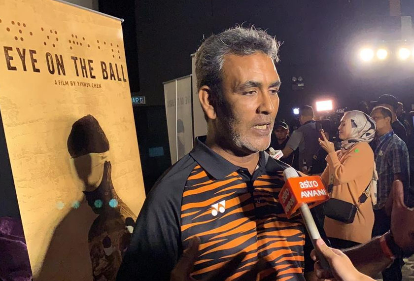 .Menurut Sunny Shalesh, cabaran mengendalikan pasukan bola sepak orang buta bermula sejak hari pertama mengenali mereka.