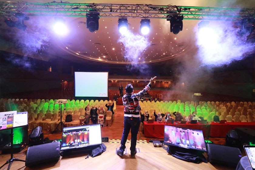 Menurut Pengurus Wang Bertauliah dan Pakar Saham Global Inter-Pacific Asset Management, Datuk Dr Nazri Khan Adam Khan bagaimanapun program tersebut berjaya dilaksanakan secara dalam talian dengan tontonan lebih 2,600 penonton.