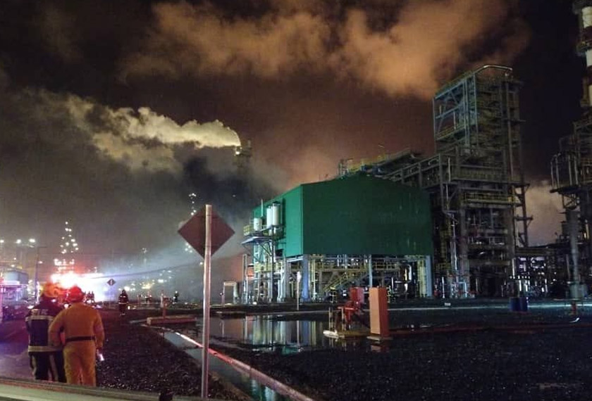 4 rentung, 1 hilang dalam kebakaran di Rapid Pengerang - Foto JBPM