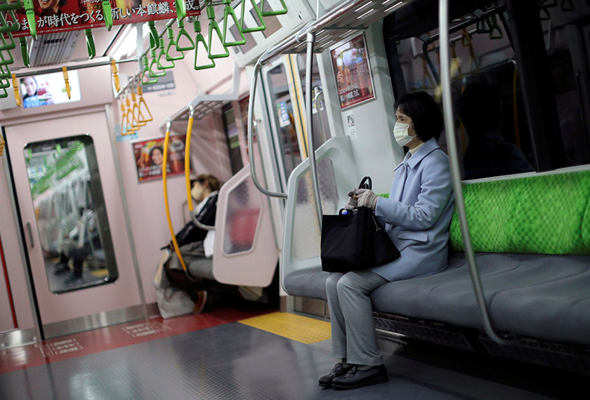 Penjarakan sosial memerlukan anda berada jauh dari tempat orang ramai.